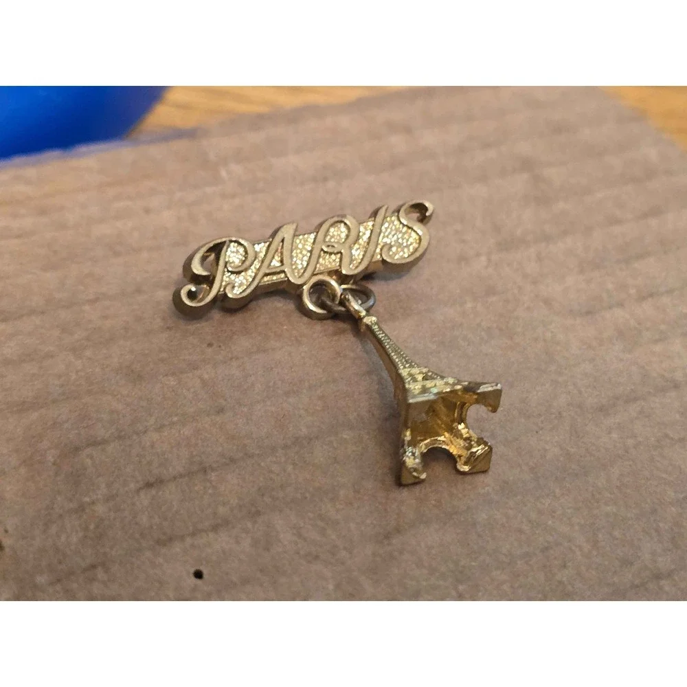 Vintage Gold Tone Paris Eiffel Tower Dangle Lapel Vest Hat Pin J31